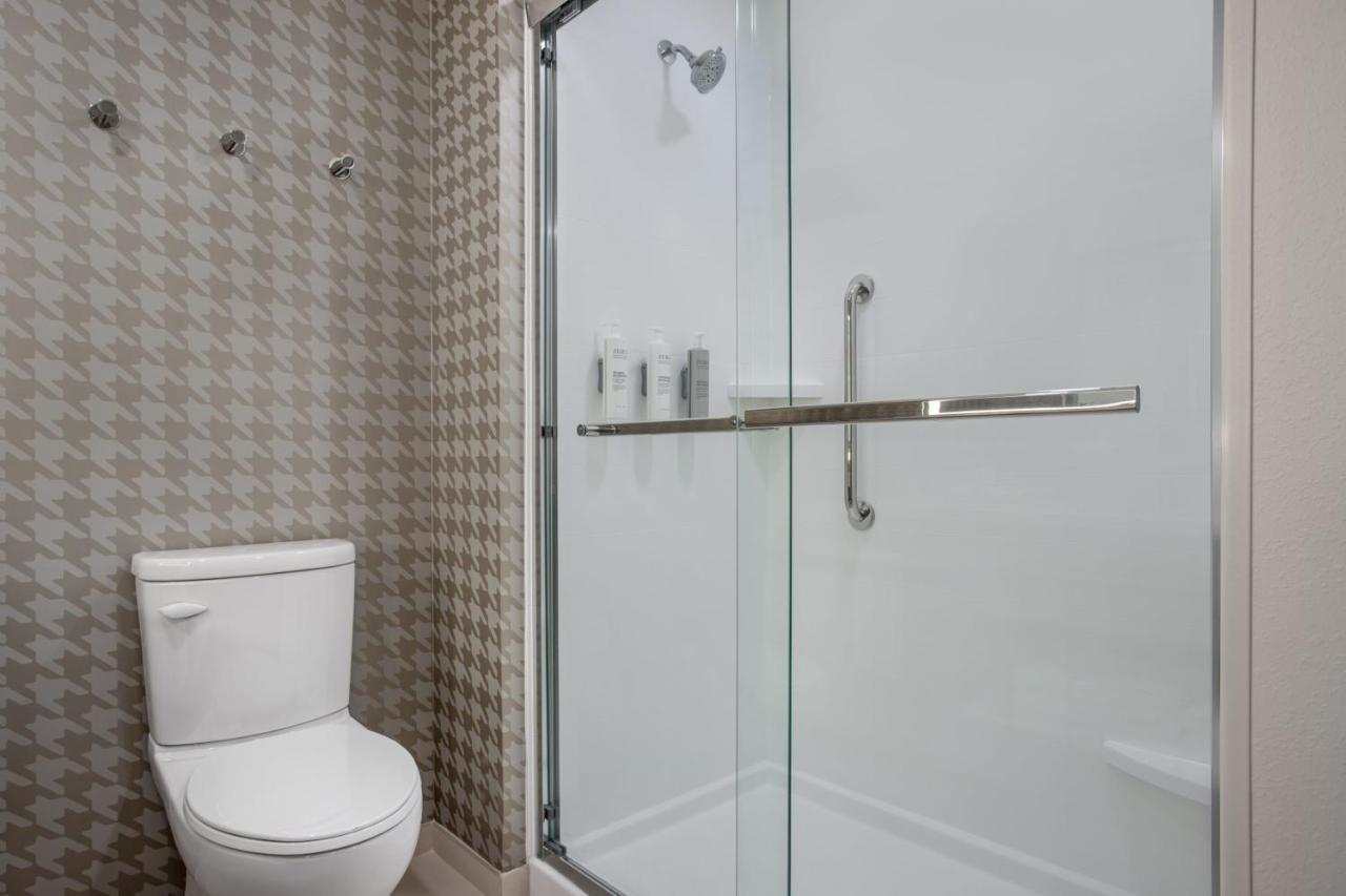 Home2 Suites By Hilton كالهون المظهر الخارجي الصورة
