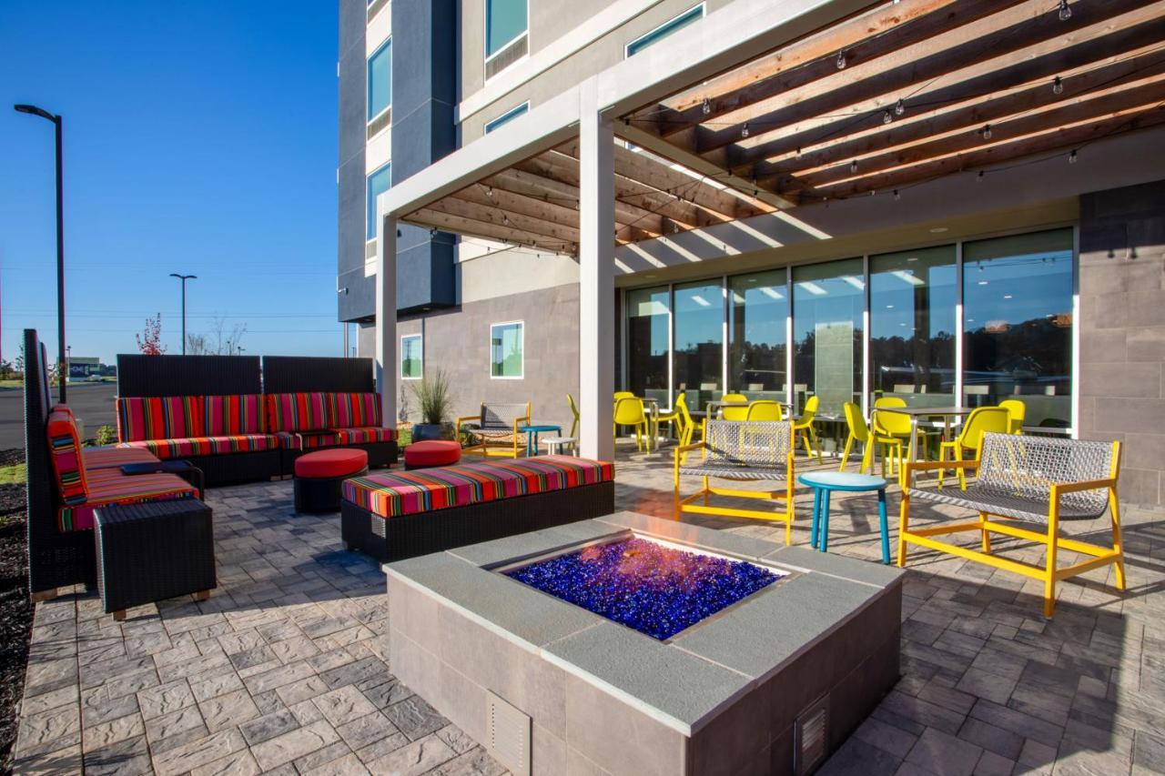 Home2 Suites By Hilton كالهون المظهر الخارجي الصورة