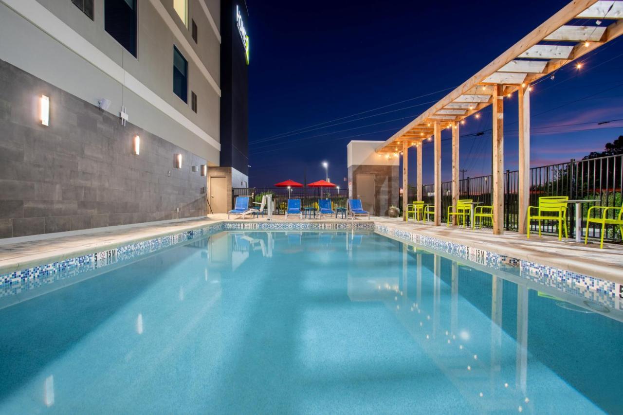 Home2 Suites By Hilton كالهون المظهر الخارجي الصورة