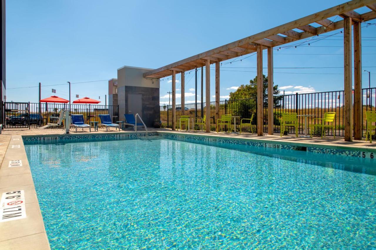 Home2 Suites By Hilton كالهون المظهر الخارجي الصورة